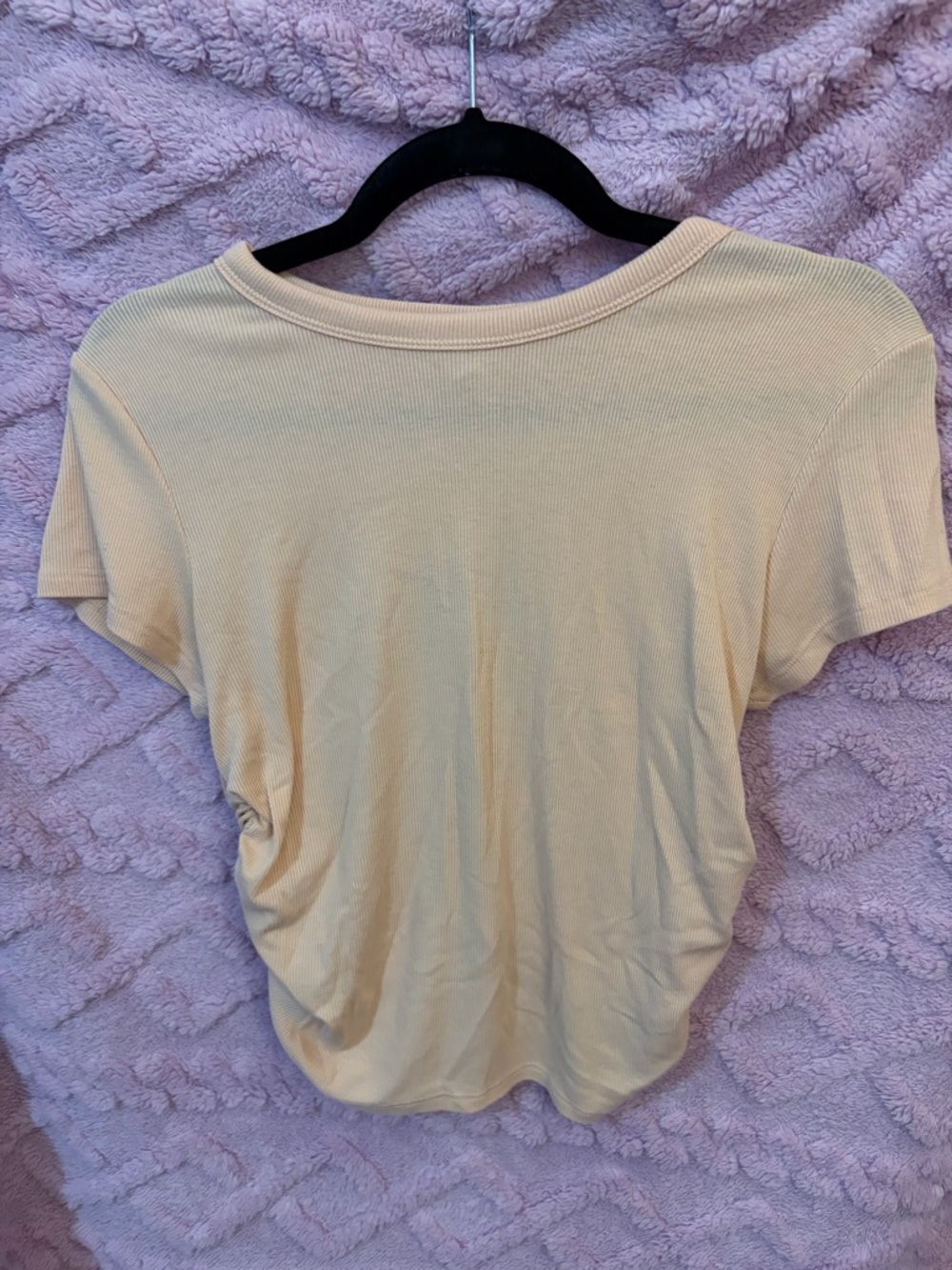 Women’s Short Sleeve Crewneck Top in Pale Yellow